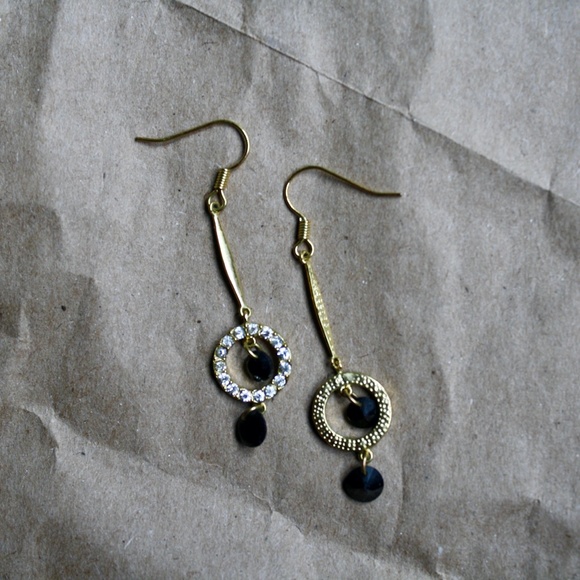 VINTAGE PENDANT EARRINGS - BLACK BEADING - Picture 2 of 6